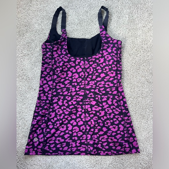 Lululemon Yoga Top with Built in Bra Size 2 Purple Navy Leopard Print - Picture 3 of 5